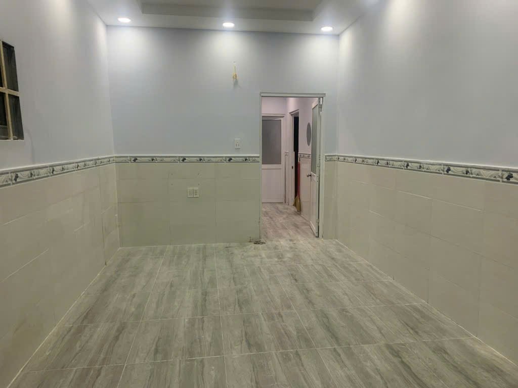 Bán gấp nhà đẹp TT Thủ Đức cạnh đường Kha Vạn Cân Linh Đông Thủ Đức.